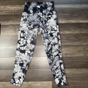 VICTORIA SECRET PINK Ultimate Sport White And Black Leggings Size Small